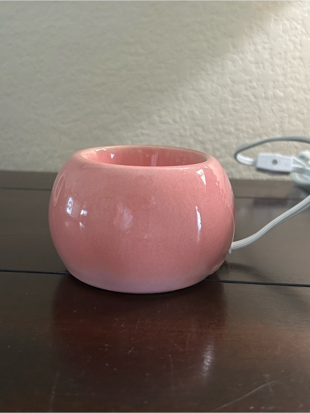Scentsy Wax warmer in Petal Pink - Picture 2 of 8